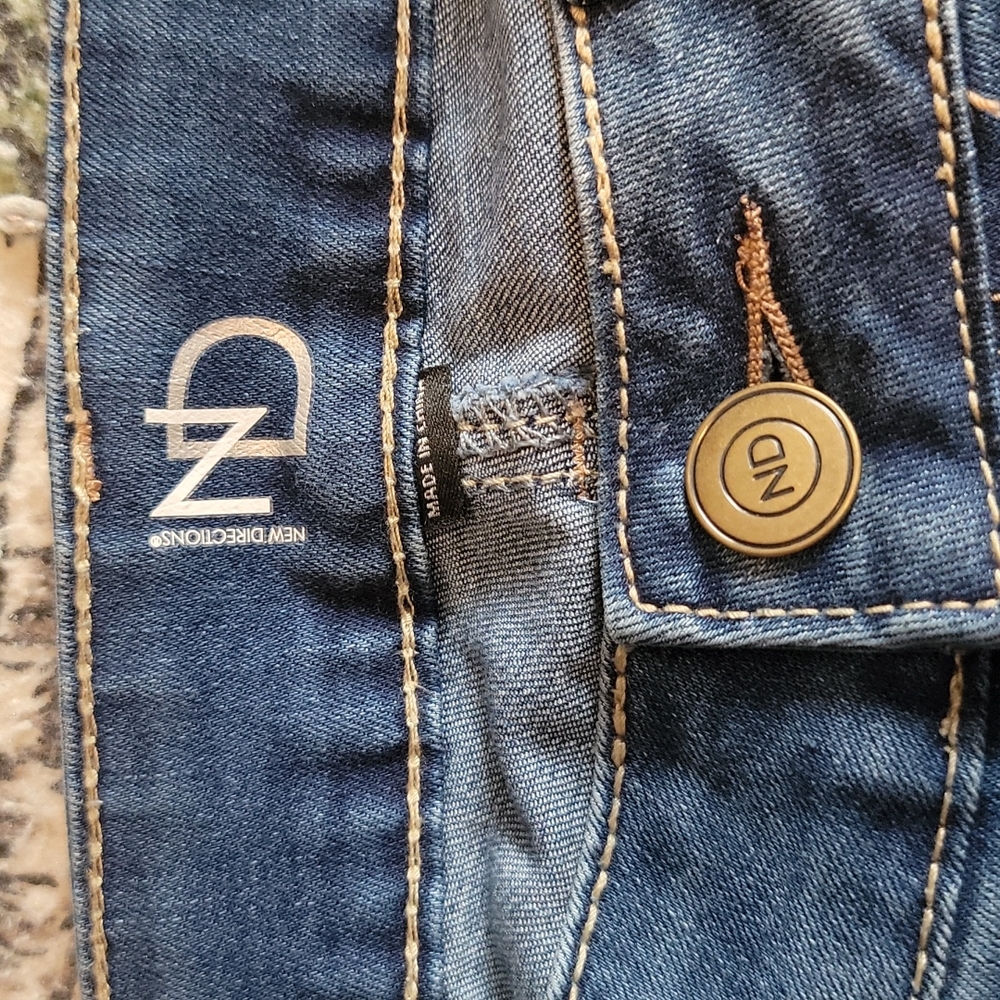 ND New Directions womens jeans size 8 r